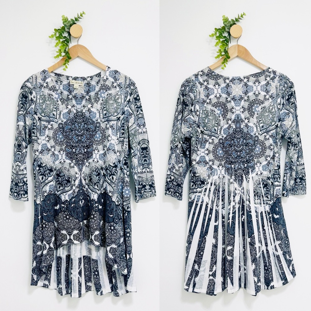 One World White Gray Embellished V-Neck Hippie Boho Fairy Blouse